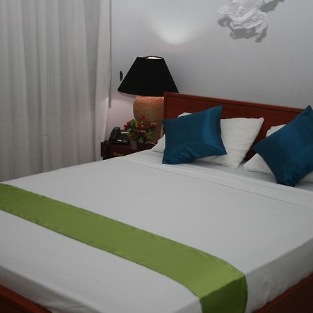 Blue Gum Hotel Ja-Ela Kültér fotó